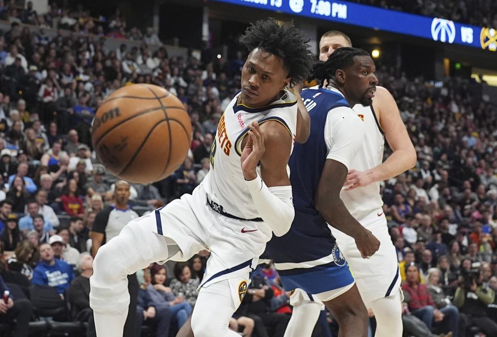 足通过拼搏 足通过拼搏