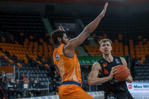 从经纪人透 从经纪人透