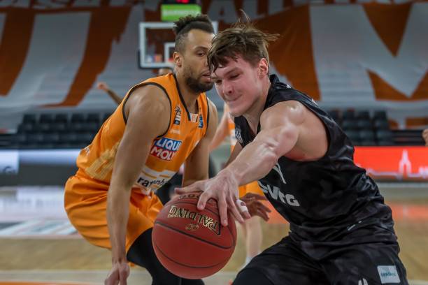 撕开对手的 撕开对手的